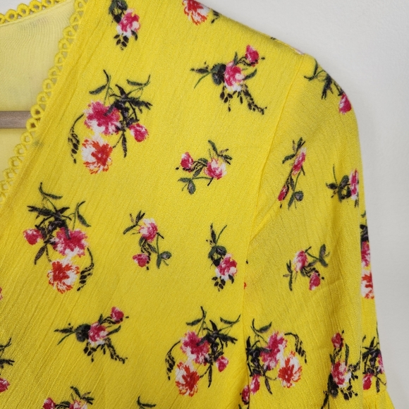 Lost + Wander Mango Tango Yellow Floral Wrap Top Blouse Sz S - Picture 2 of 8